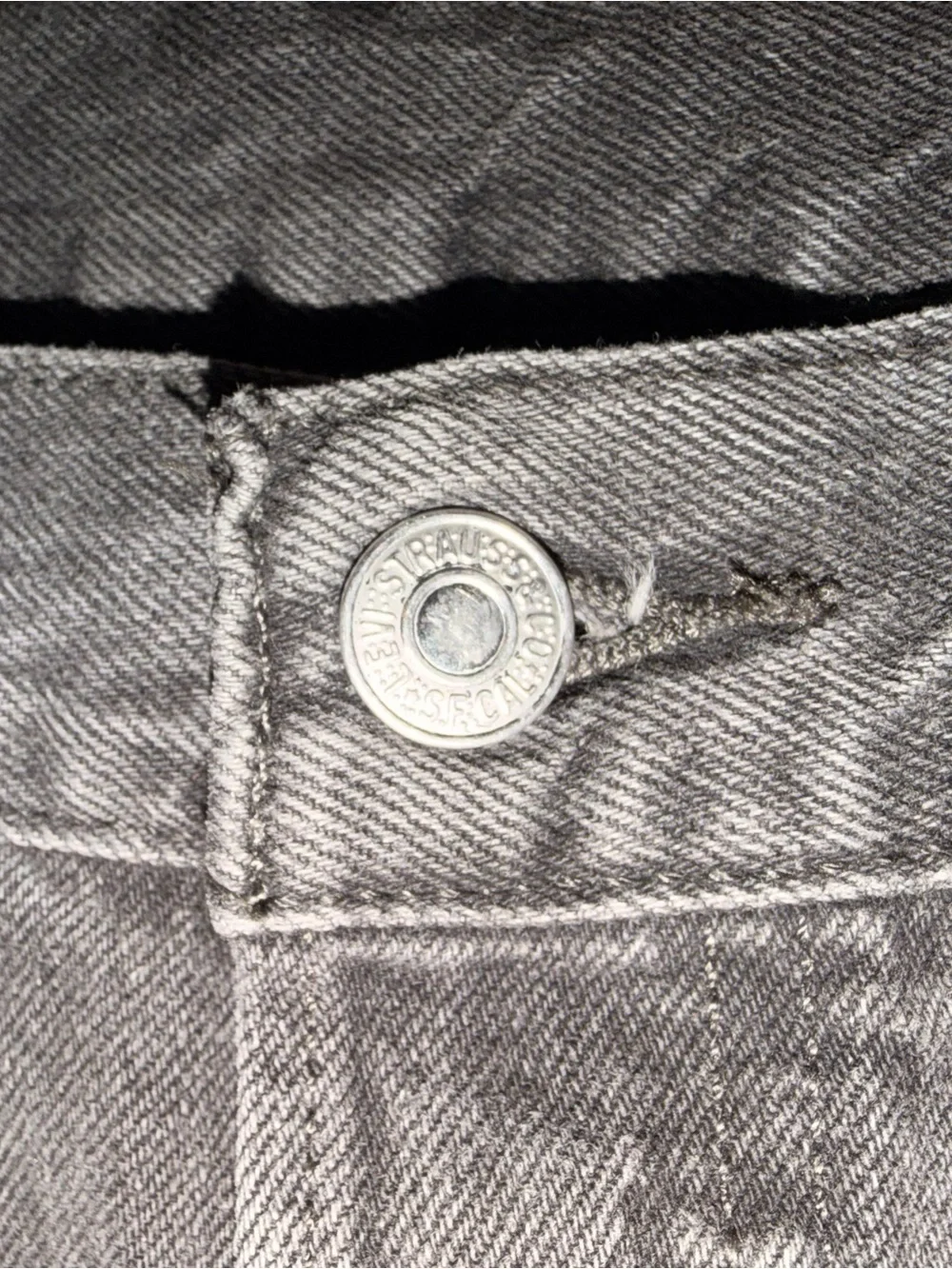 Levi's Black Relaxed Fit Men's Jeans